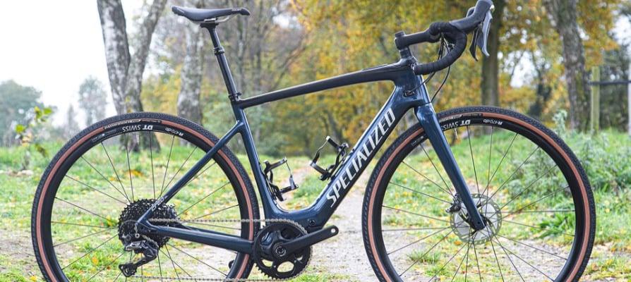 Specialized Creo SL Comp Carbon E-Bike im Grünen