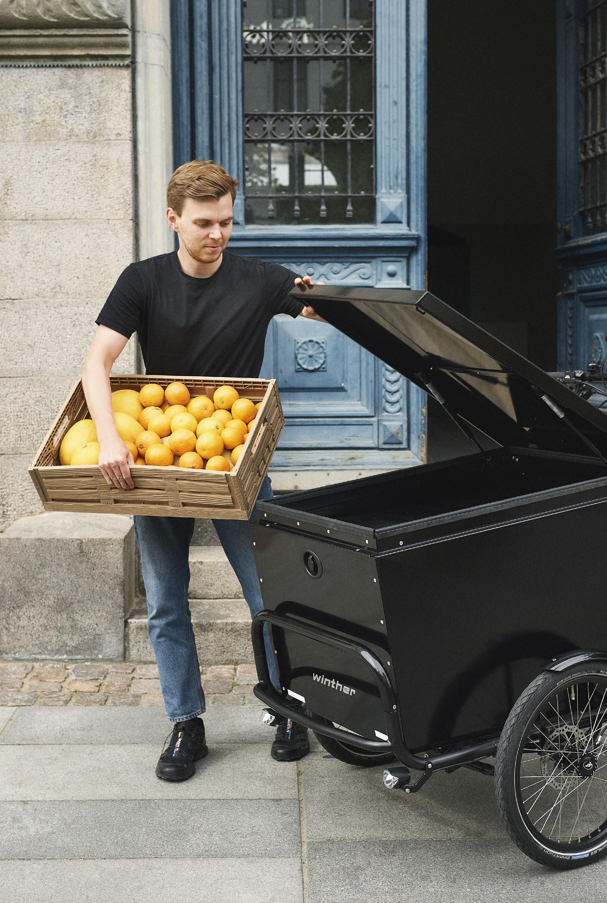 Entdecken Sie das Winther CX Lastenrad, ideal für den Transport großer Ladungen. Perfekt für urbane Lieferungen und