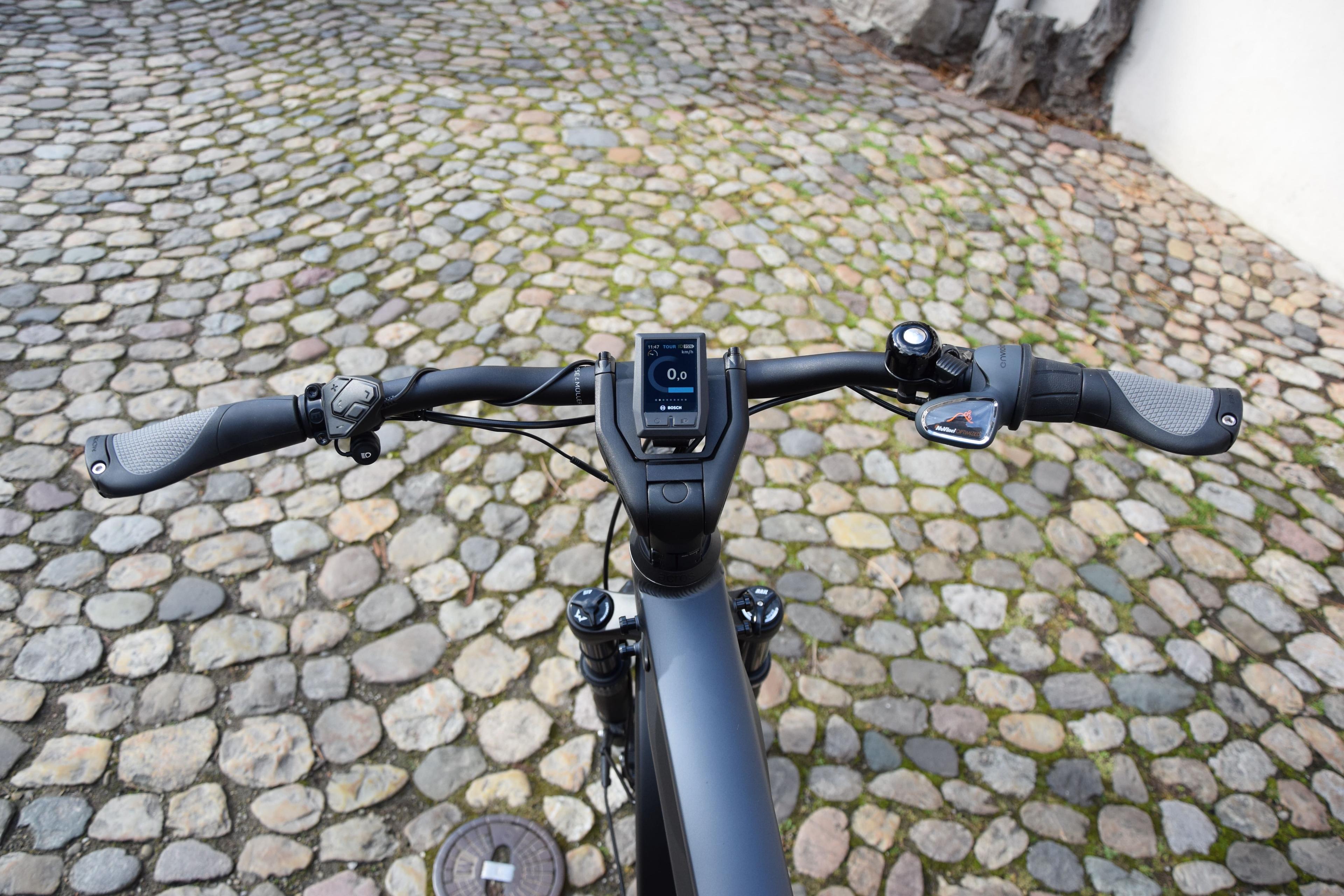 Übersichtliche Ansicht des Charger E-Bike-Lenkers