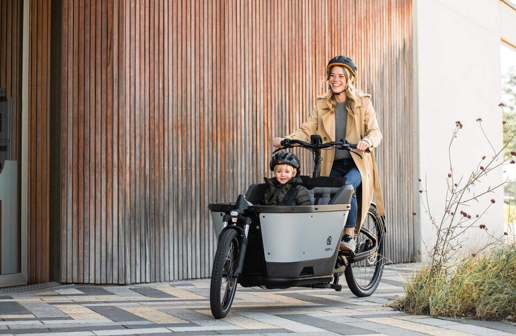 Entdecken Sie das RM MY2023 Lastenrad: Perfekt für bequeme Familienausflüge und den Transport von Kindern in der St