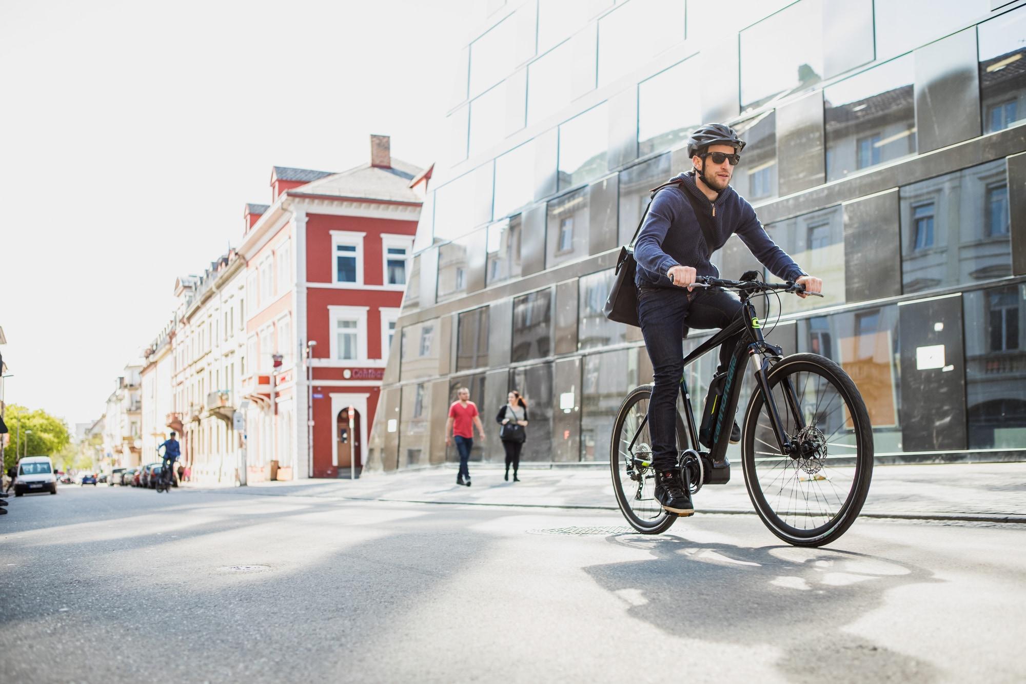 Entdecken Sie urbane Mobilität mit dem C18 E-Bike. Ideal für den modernen Lifestyle in der Stadt.
