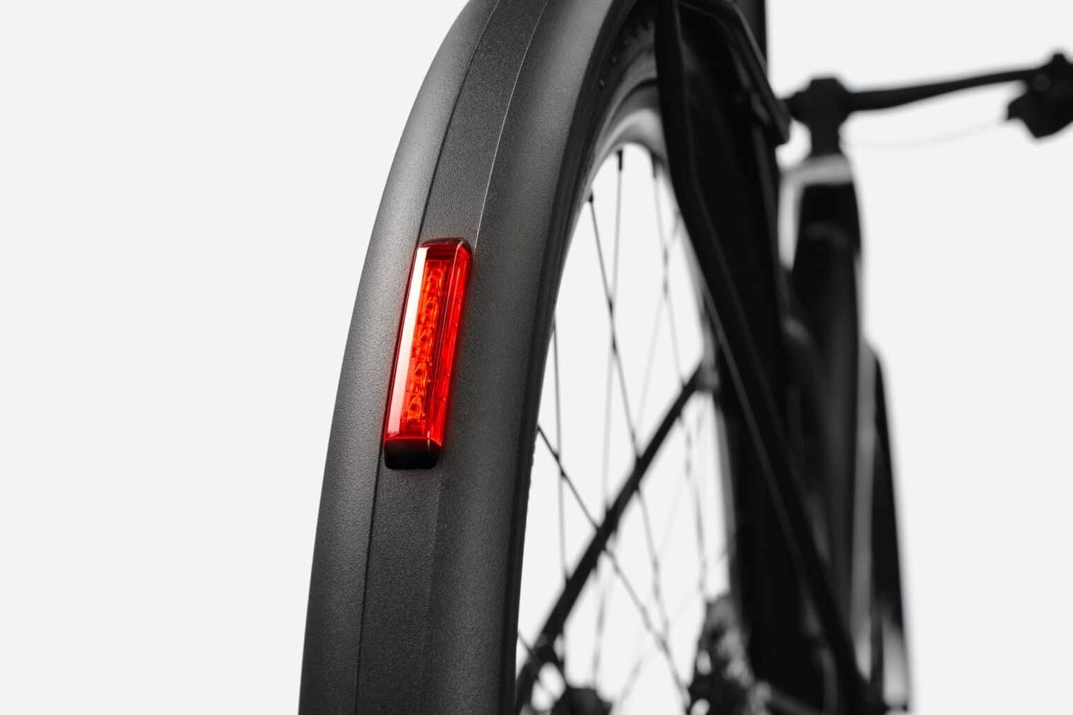 Das Bild zeigt das Schutzblech des Hinterreifens eines Cannondale Tesoro Neo Carbon