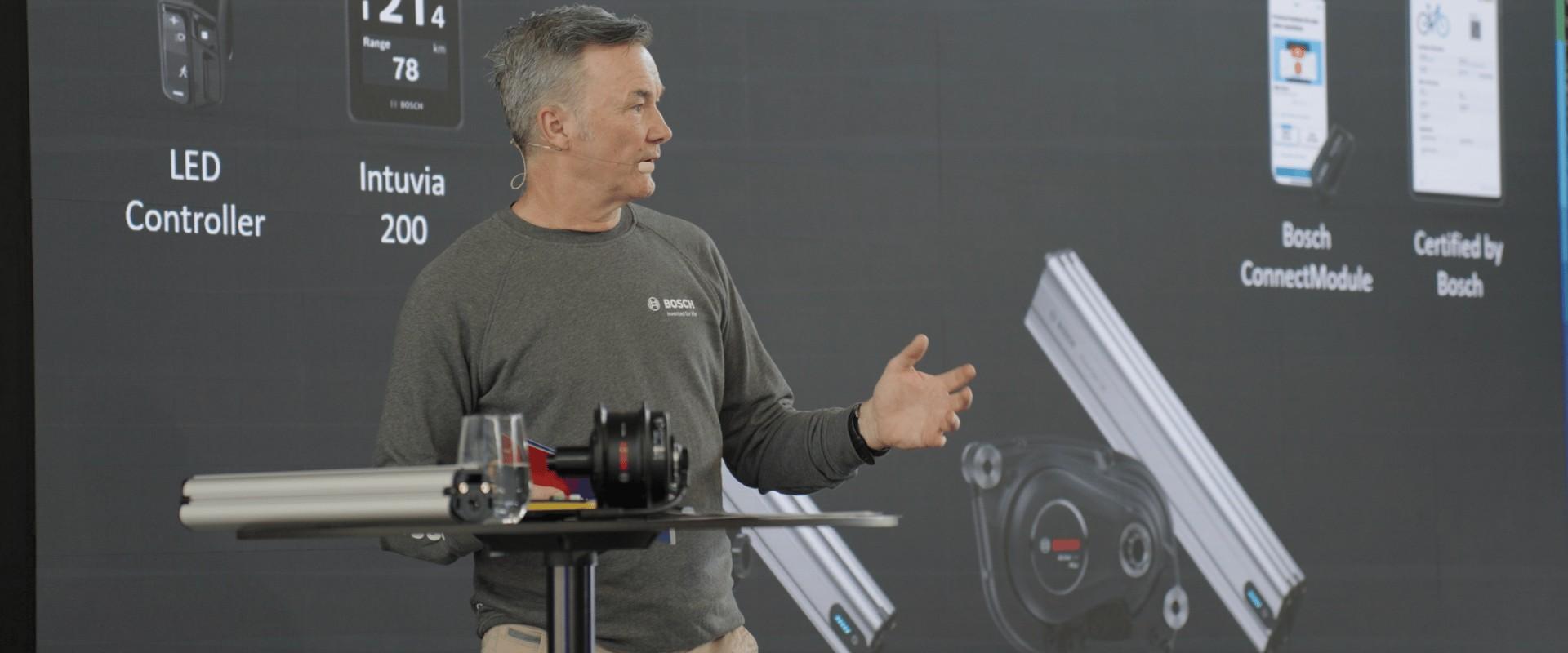Präsentation der neuen Bosch Hub Line auf einer Fachveranstaltung vor Publikum.