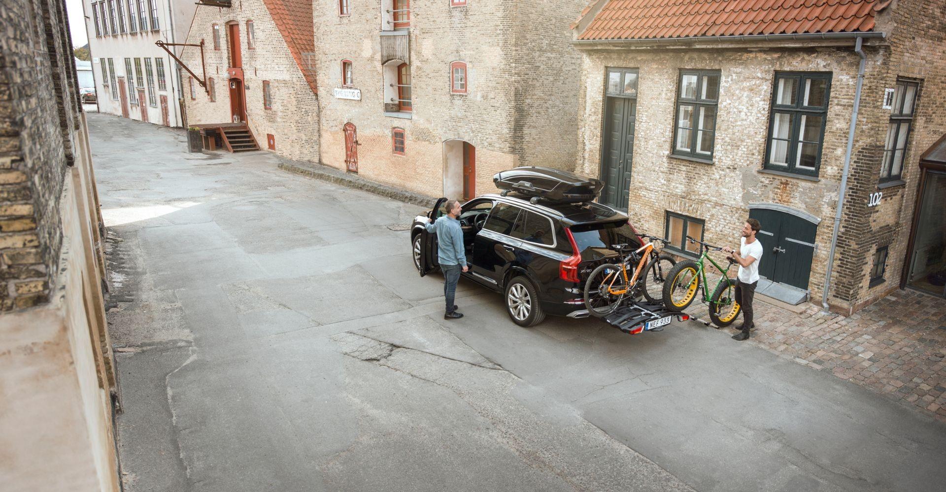 Thule Fahrradanhänger, Auto mit zwei Räder