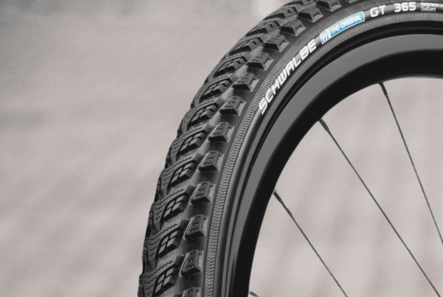 Nahansicht eines Reifens für ein Trekkingbike