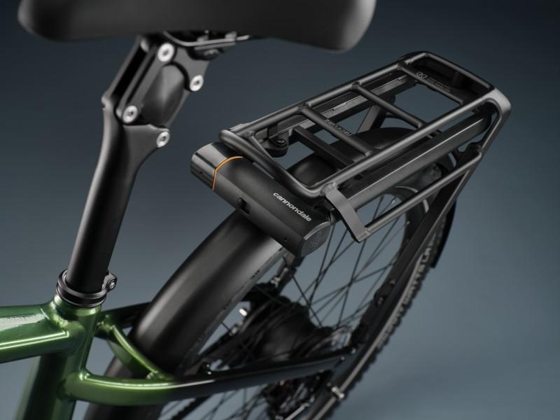 Das Bild zeigt detailreich die hintere Rahmensektion eines Cannondale Tesoro E-Bikes.