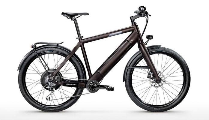 Stromer E-Bike Modell mit schwarzem Rahmen und Schutzblechen