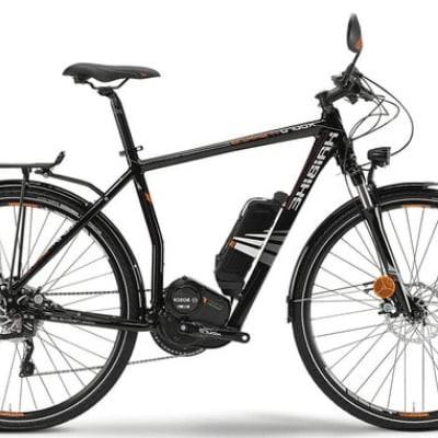 Schwarzes E-Bike von Kreidler mit Gepäckträger und Schutzblechen