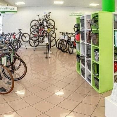 Fahrradladen mit großer Auswahl an E-Bikes und Zubehör