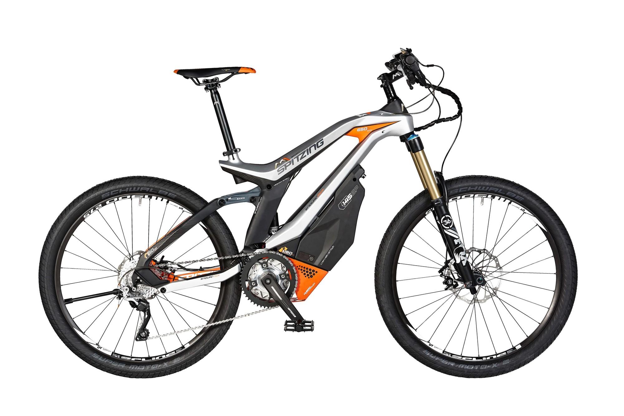 Das Bild zeigt das  Spitzing M1, ein leistungsstarkes Mountainbike, das für anspruchsvolle Trails konzipiert ist.