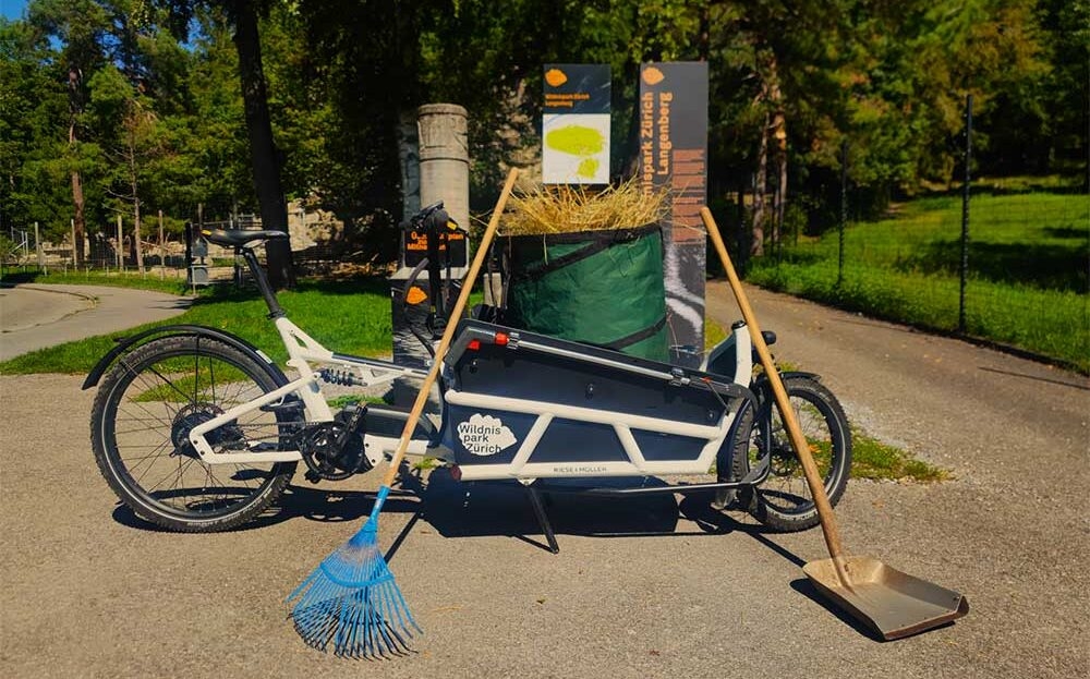 Das Bild zeigt ein Cargobike im Wildpark Zürich