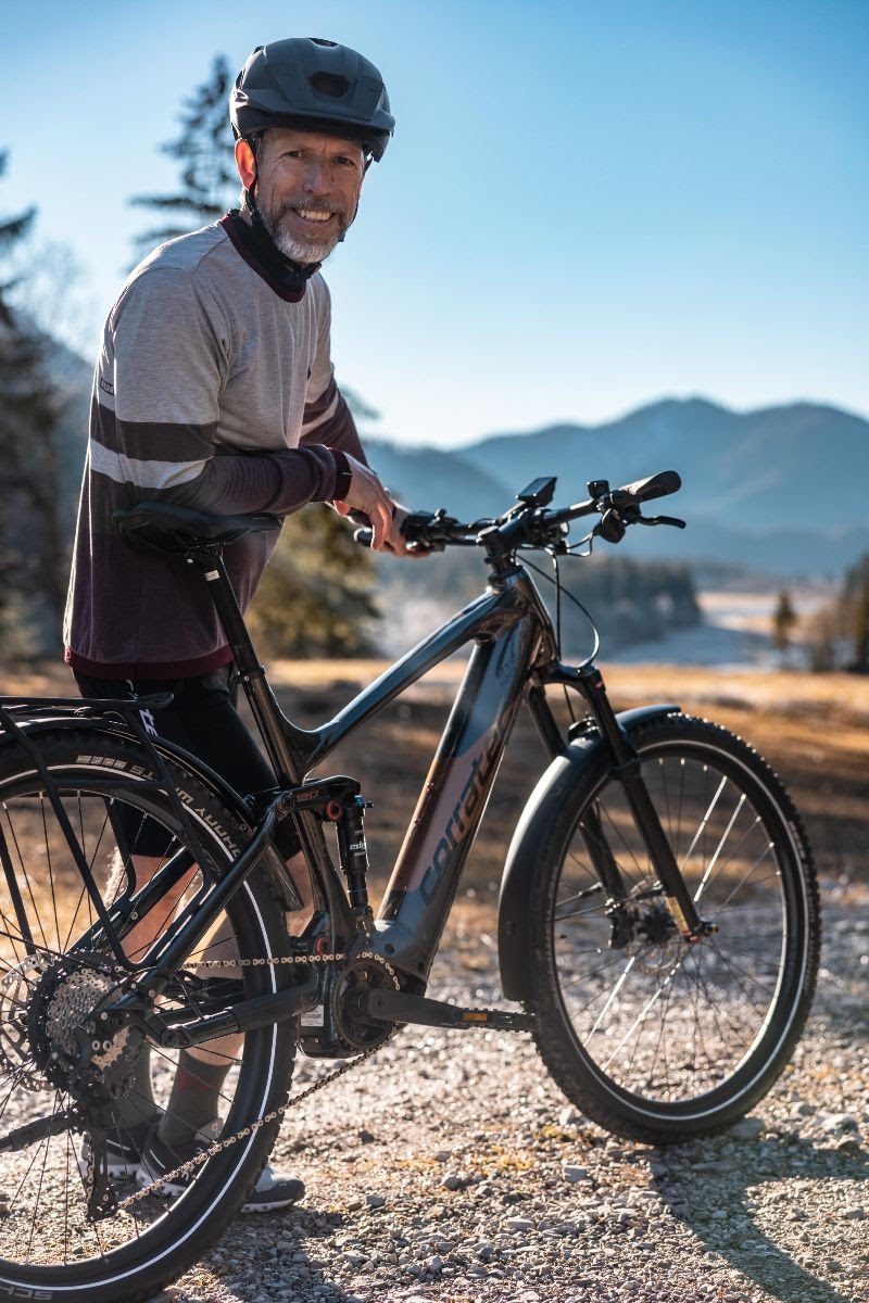 Entdecken Sie das Corratec E-Power MTC 120 Pro E-Bike für Abenteuer in der Natur. Perfekt für anspruchsvolle Geländ