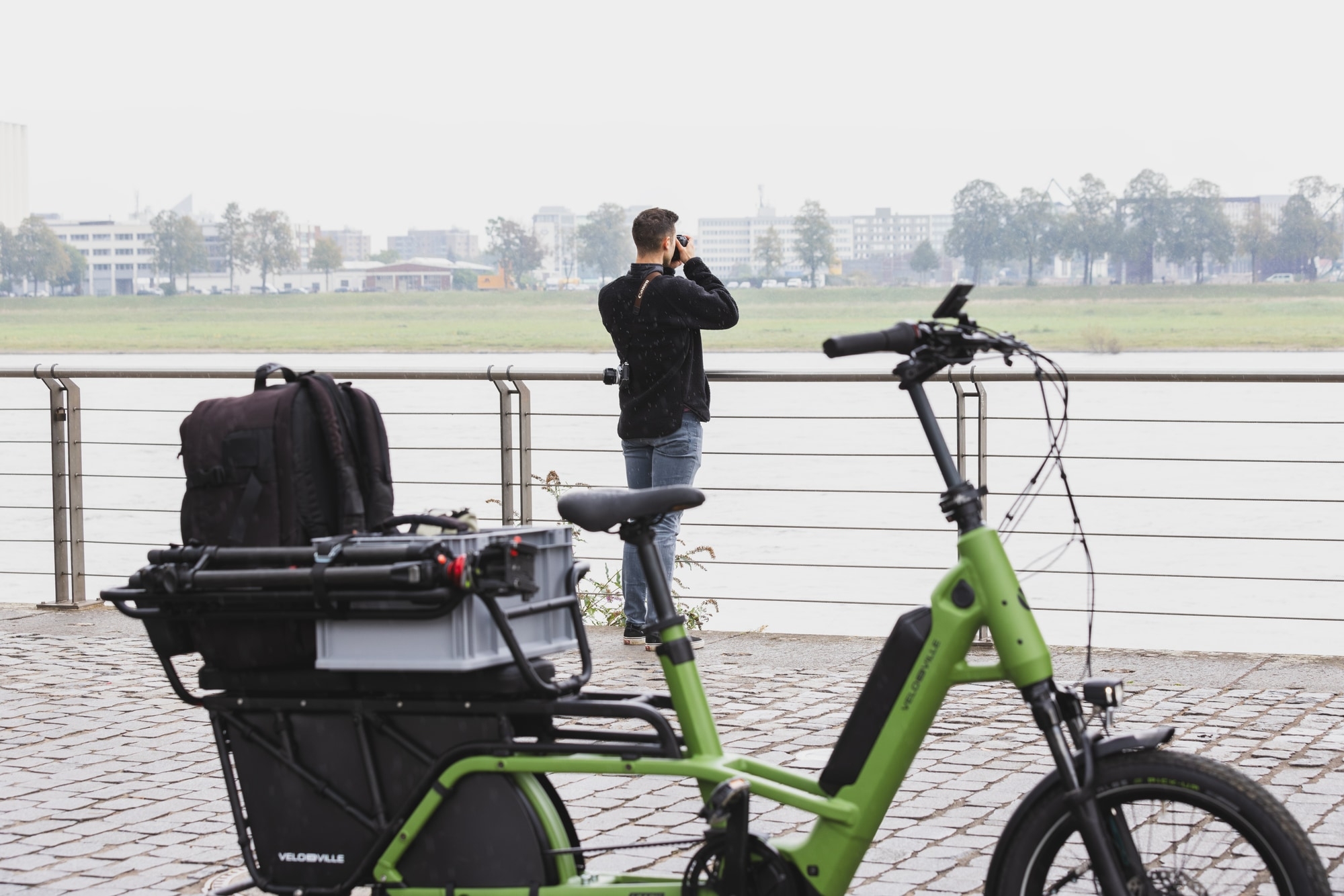Entdecken Sie das Velo de Ville Loady E-Bike, perfekt für Ihre urbanen Abenteuer. Stilvolles Design und praktischer