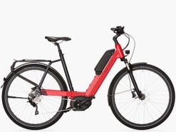 Riese & Müller Nevo E-Bike mit tiefem Einstieg und Gepäckträger