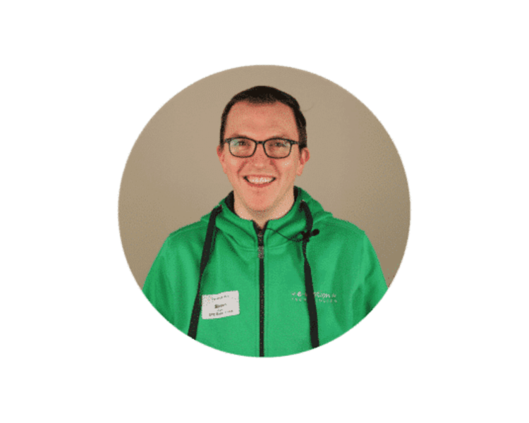 Ein grüner Kapuzenpulli aus bequemer Baumwolle, ideal für Alltag und Freizeit. Perfekt für alle, die Komfort und St