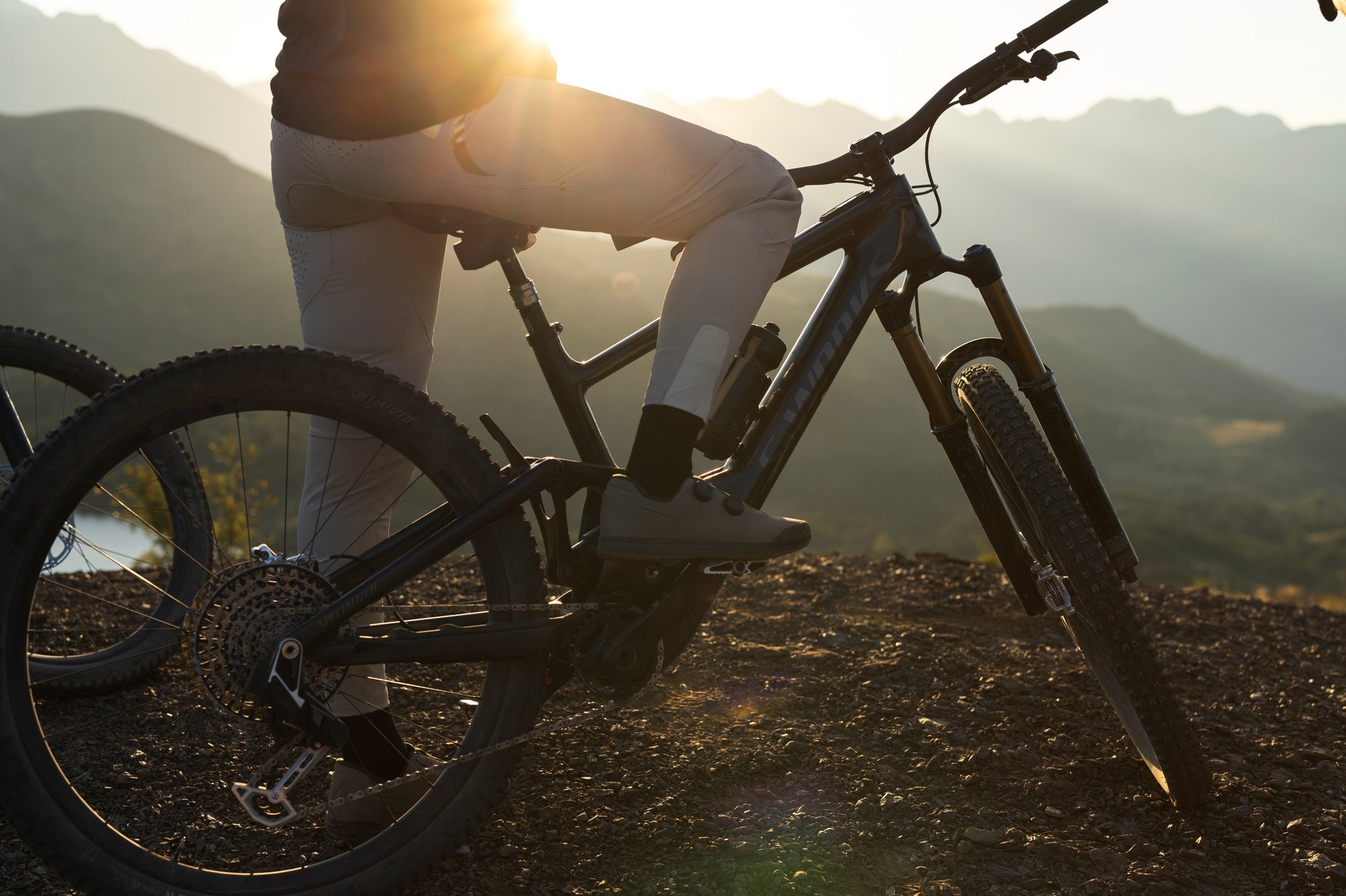 Das Bild zeigt ein Specialized Turbo Kenovo SL