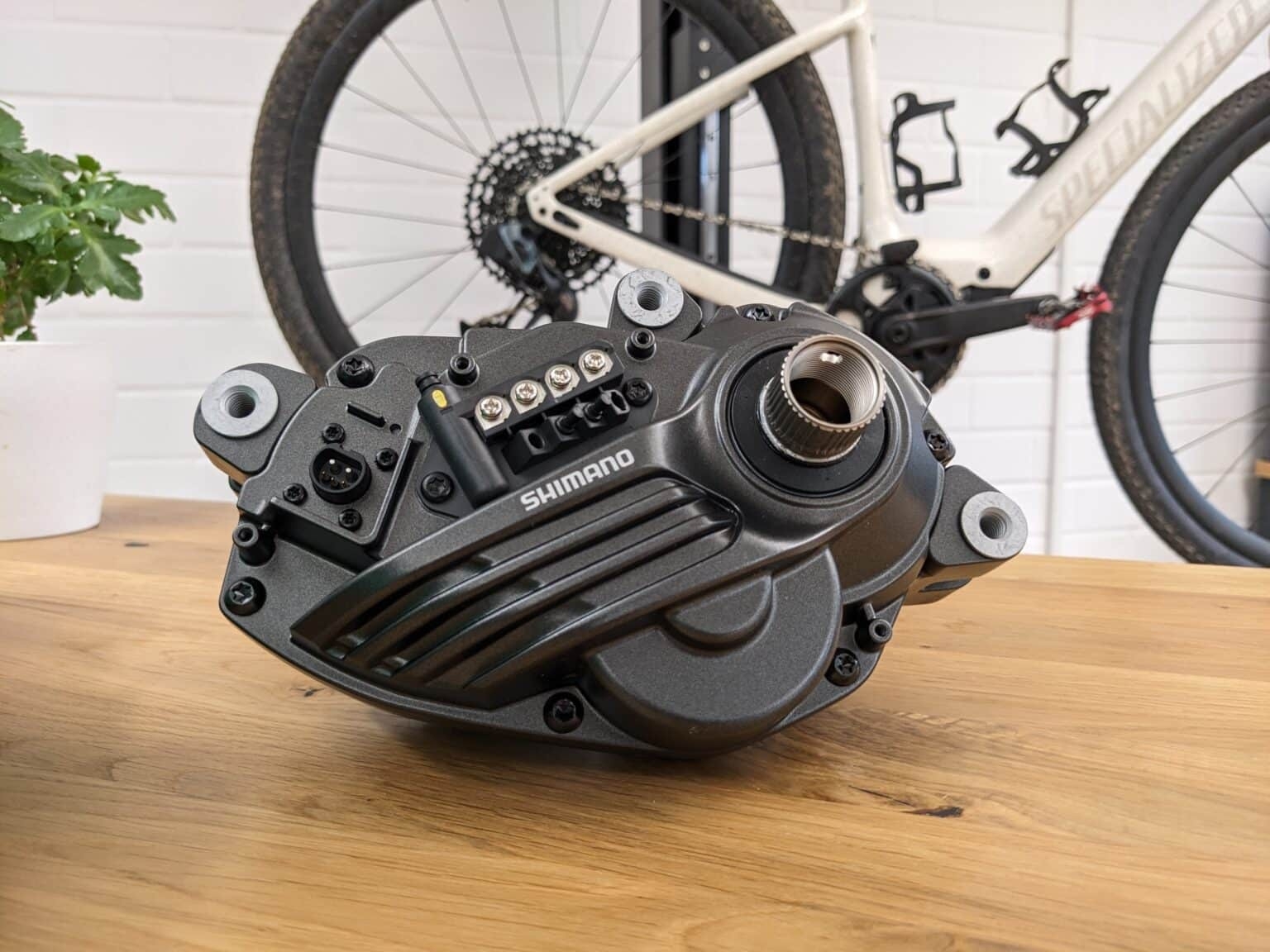 Das Bild zeigt einen Shimano EP801 Motor