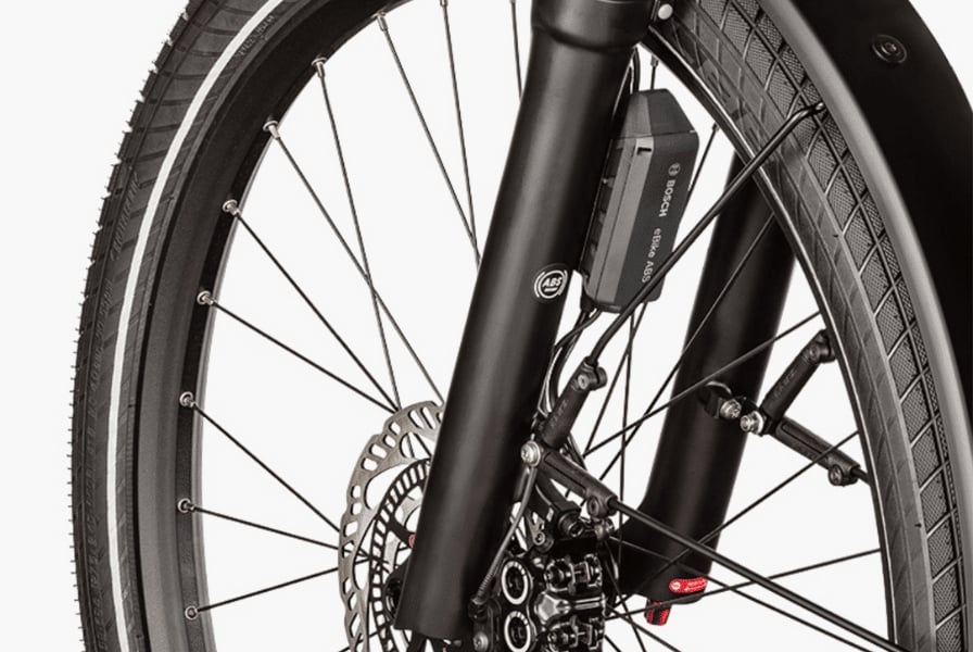 Vorderrad eines E-Bikes mit Bosch ABS-System und Scheibenbremse